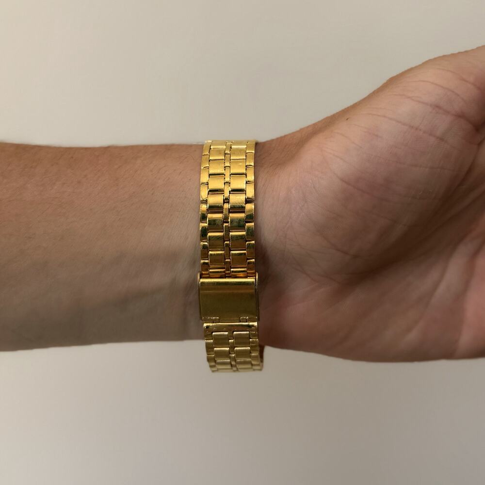 Casio Digital Watch Gold Accents Unisex Retro Y2K Style Quartz New - Picture 3 of 11